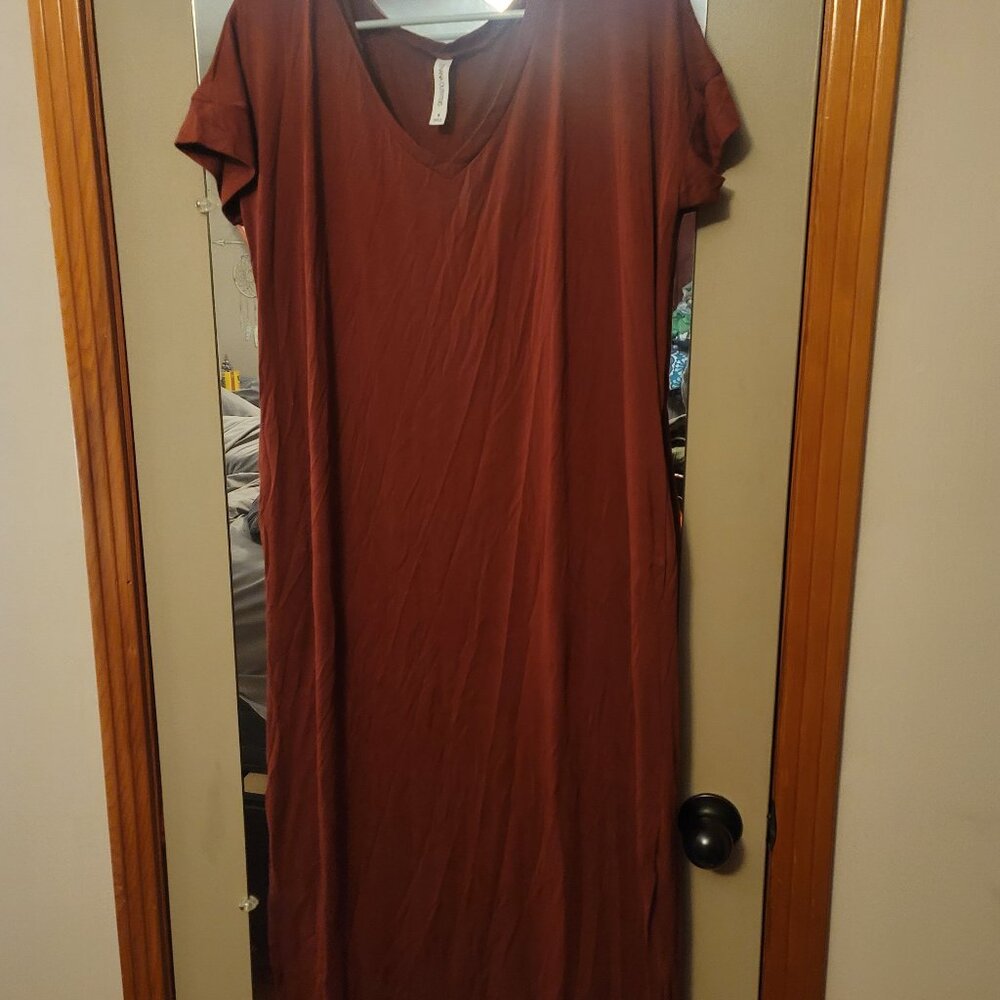 Zenana Outfitters Burgandy Maxi Dress Size Small